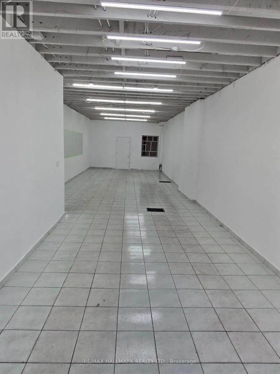 MAIN - 1752 ST CLAIR AVENUE W