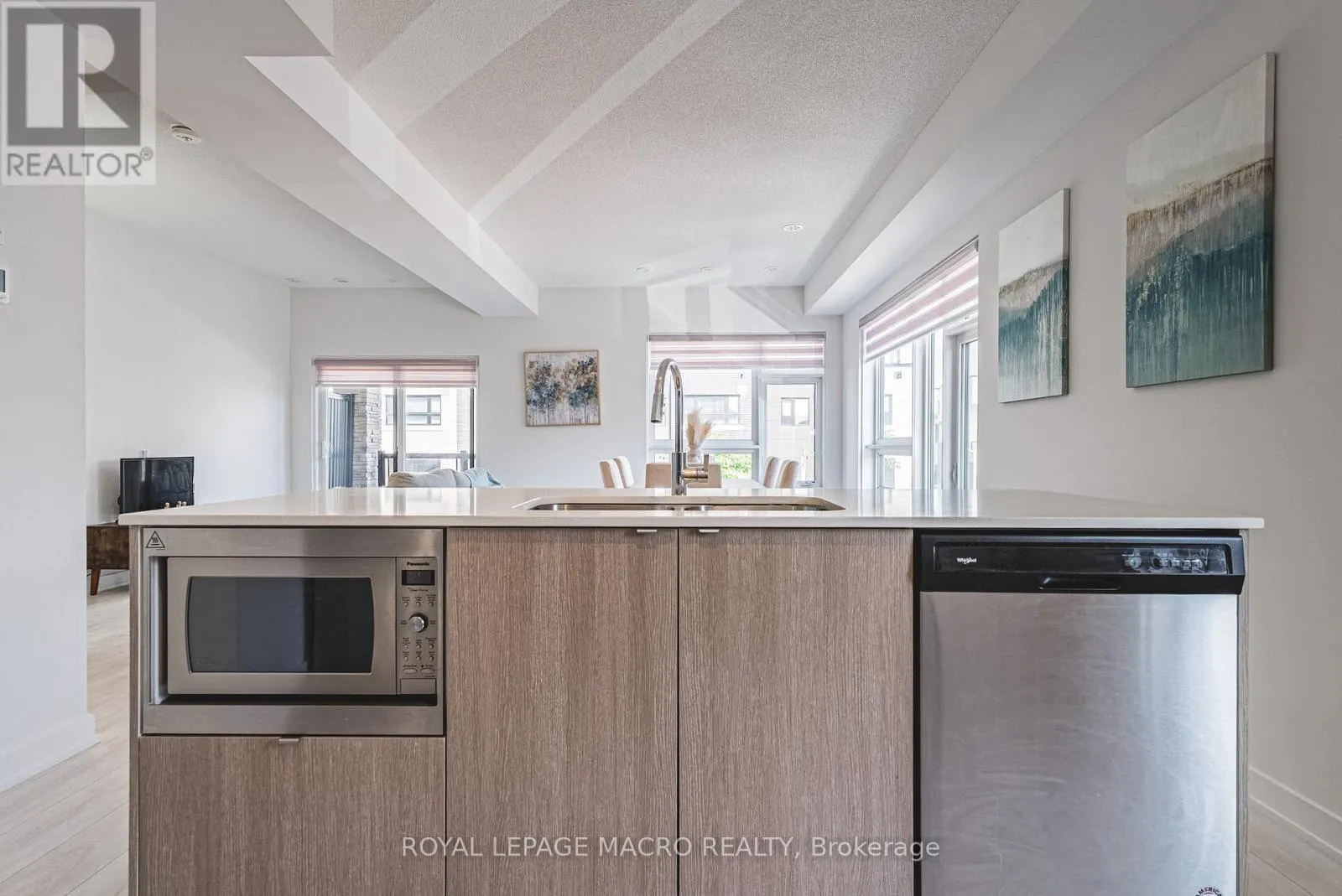 13 - 1121 COOKE BOULEVARD