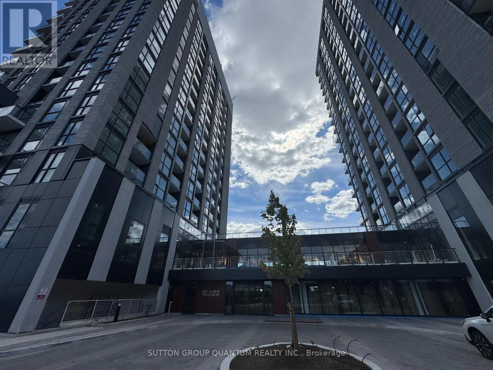 607 - 3079 TRAFALGAR ROAD