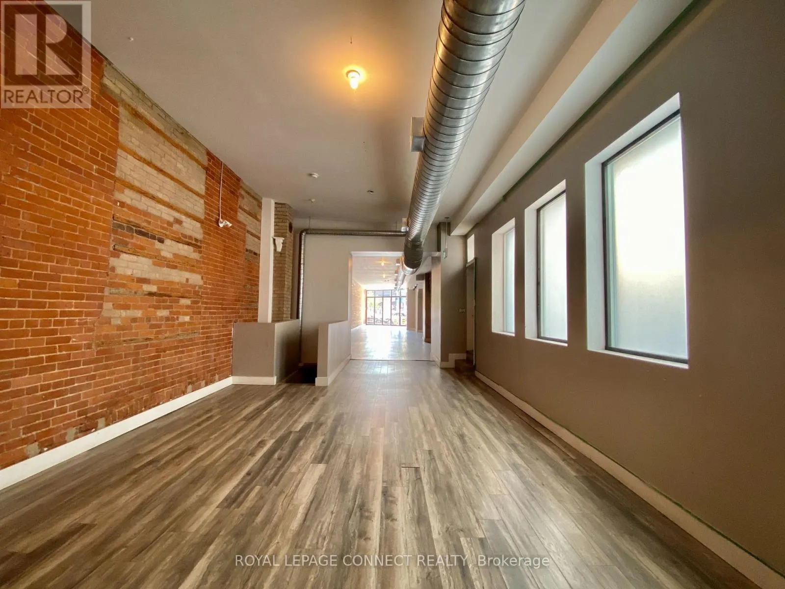 2828 DUNDAS ST STREET W