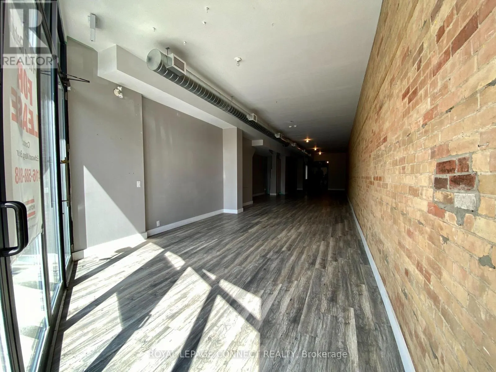 2828 DUNDAS ST STREET W