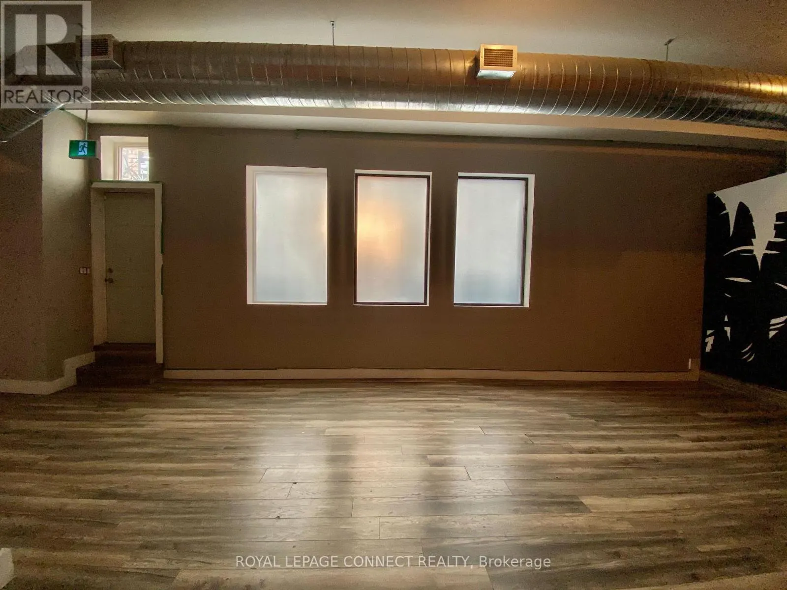 2828 DUNDAS ST STREET W