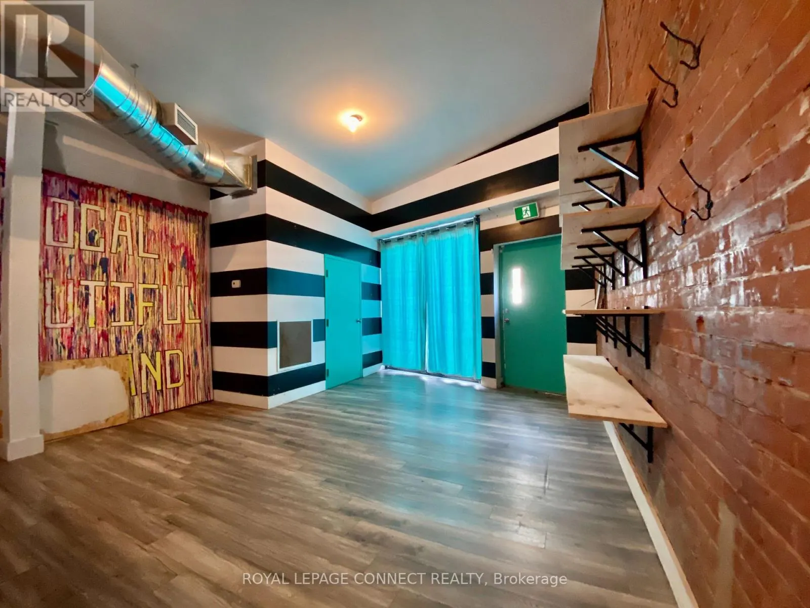 2828 DUNDAS ST STREET W