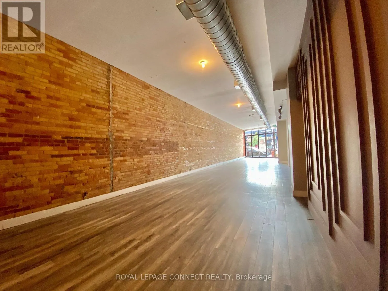 2828 DUNDAS ST STREET W