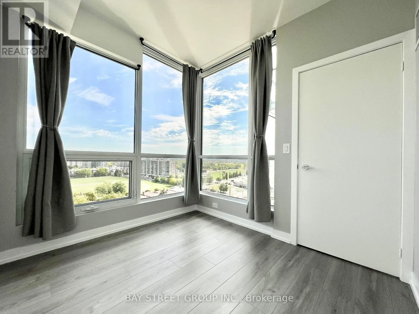 1111 - 10 DE BOERS DRIVE