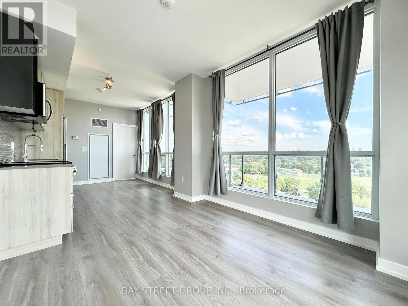 1111 - 10 DE BOERS DRIVE