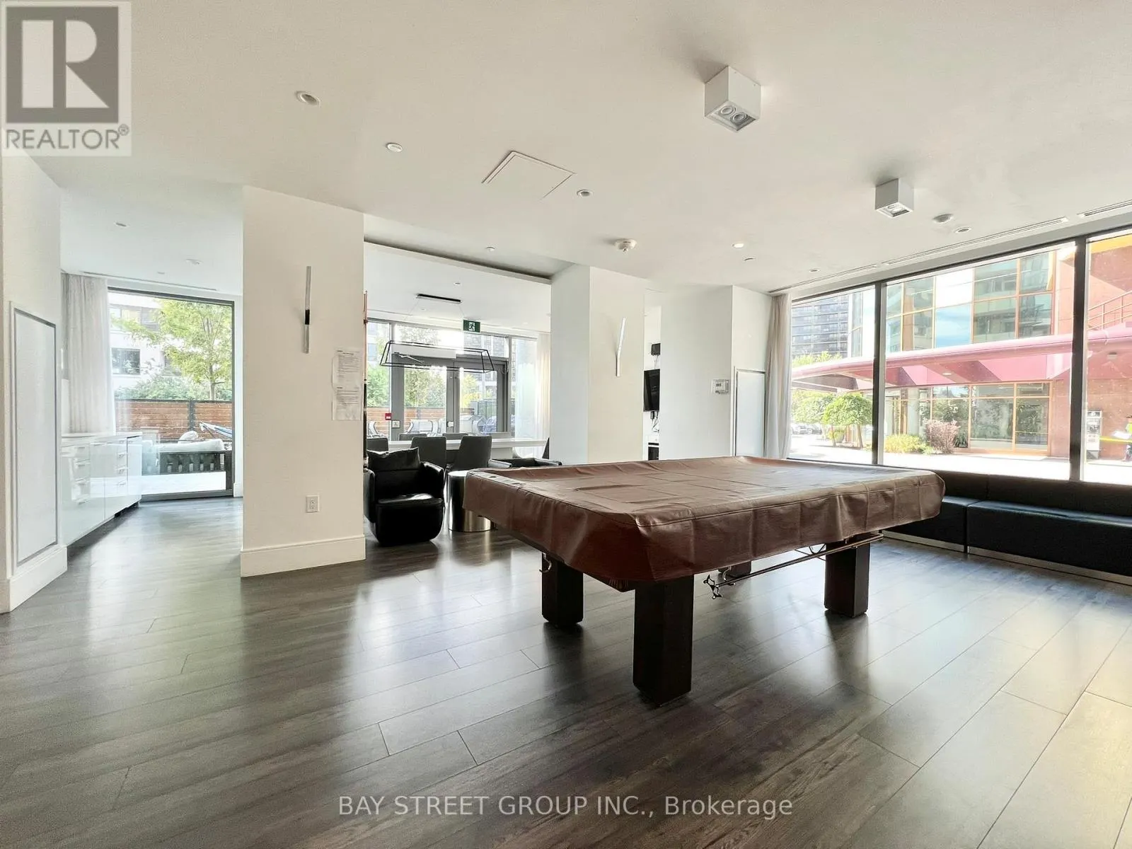 1111 - 10 DE BOERS DRIVE