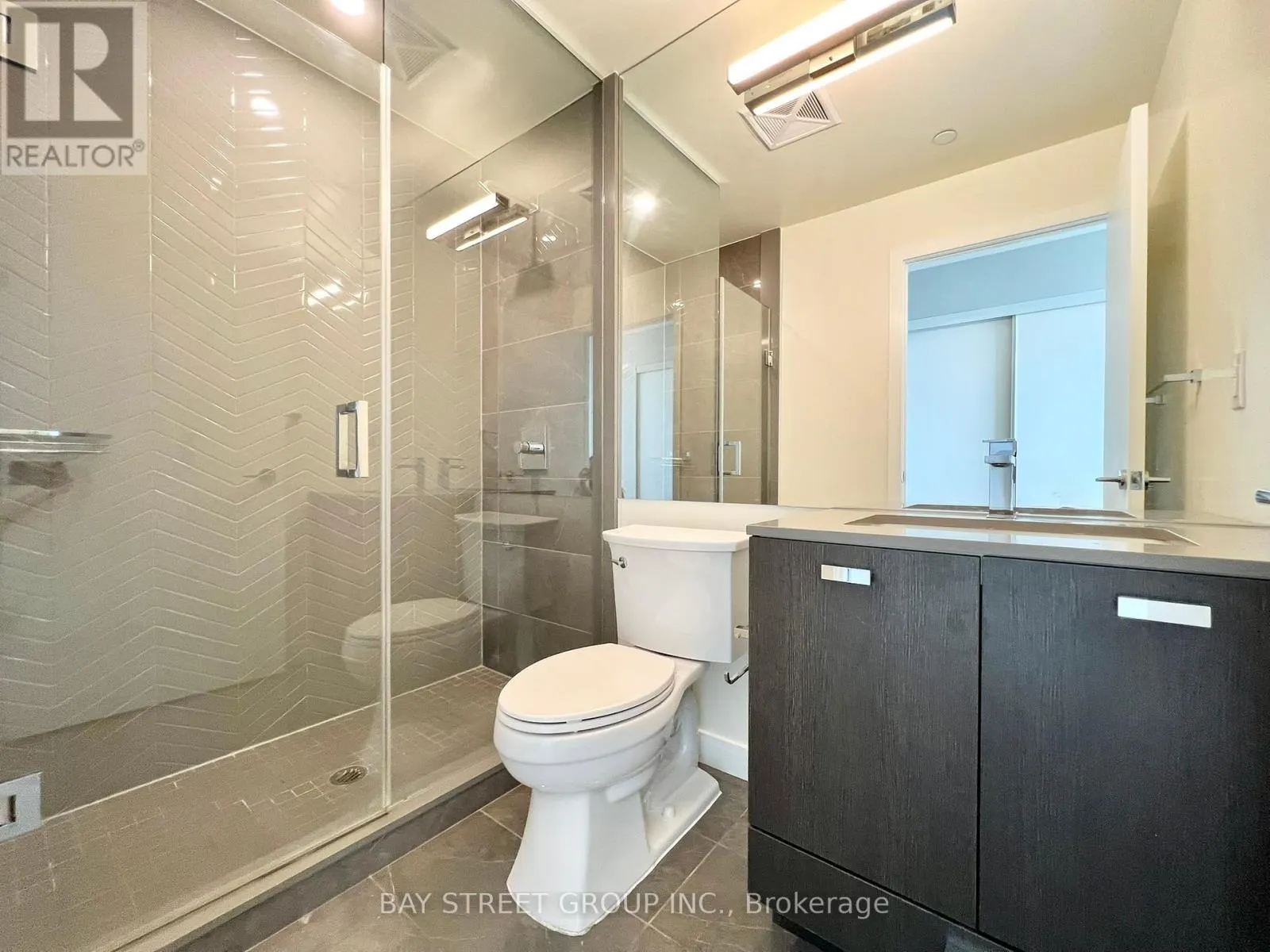 1111 - 10 DE BOERS DRIVE