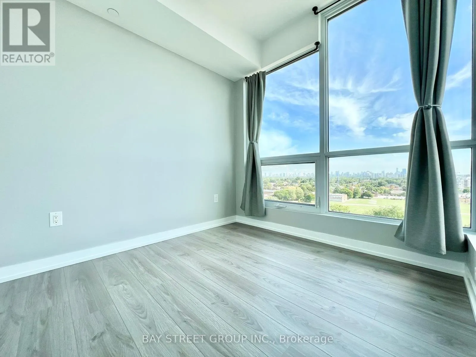 1111 - 10 DE BOERS DRIVE