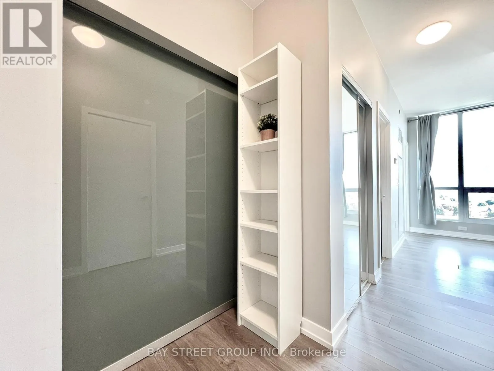 1111 - 10 DE BOERS DRIVE