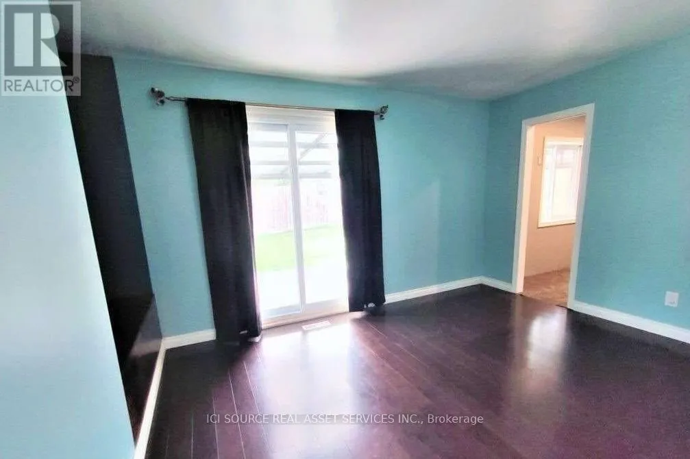 UPPER UNIT - 1527 RUSHOLME CRESCENT