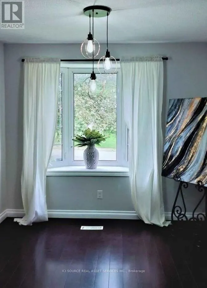 UPPER UNIT - 1527 RUSHOLME CRESCENT