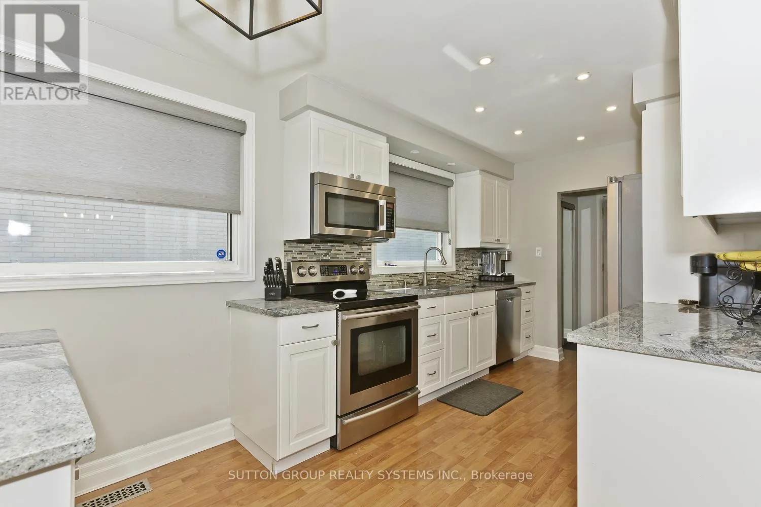 1535 THETFORD COURT