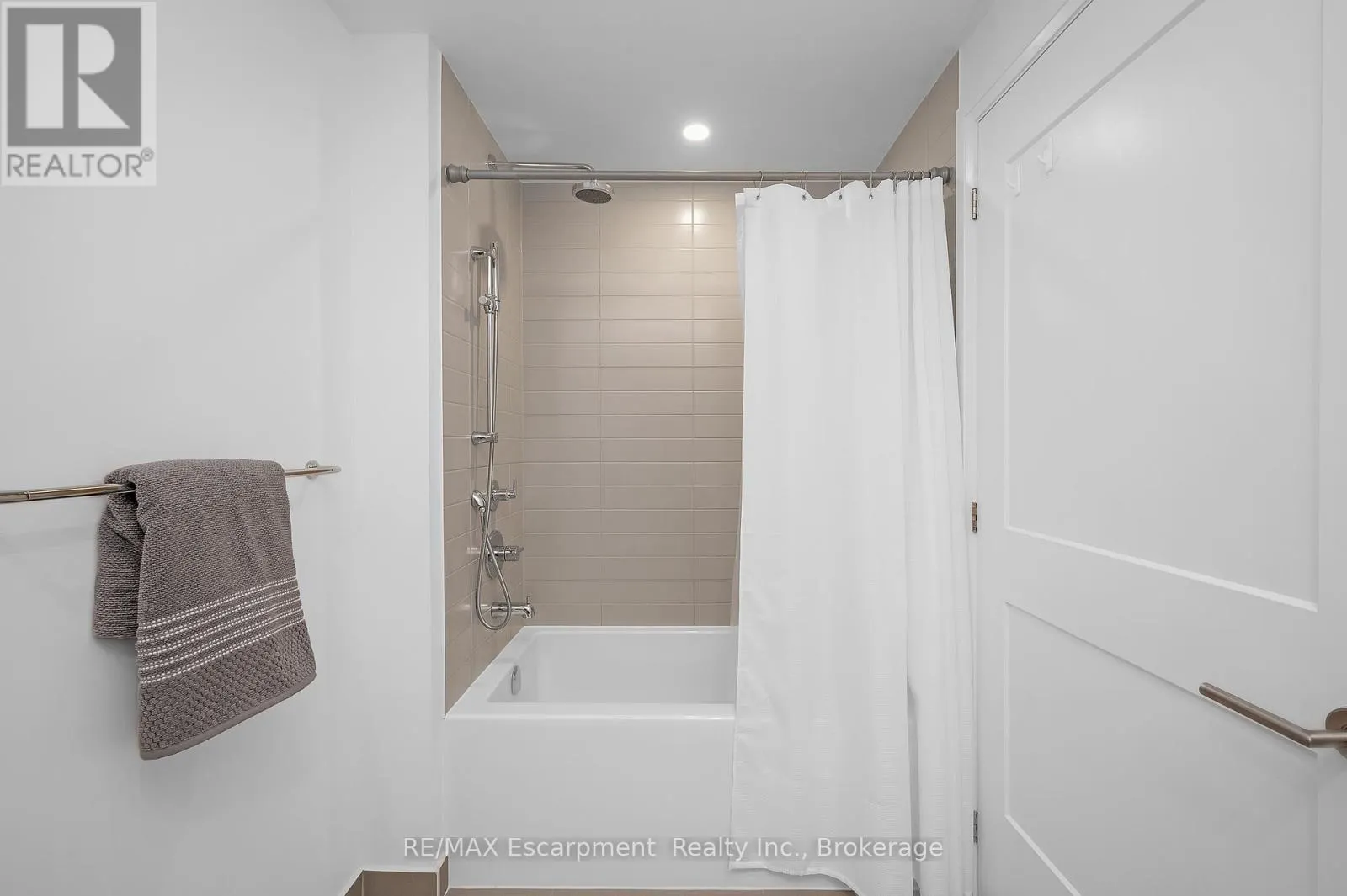 1011 - 21 PARK STREET E, #1011
