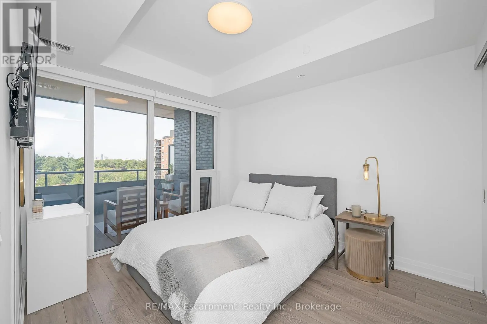 1011 - 21 PARK STREET E, #1011