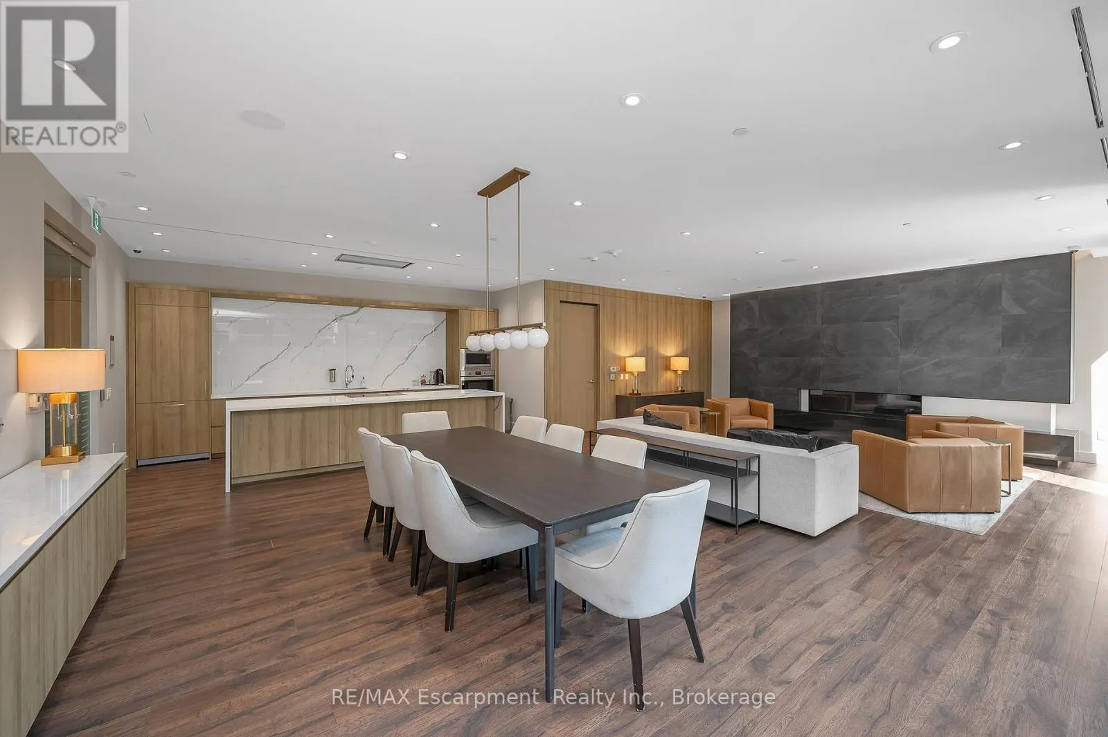 1011 - 21 PARK STREET E, #1011