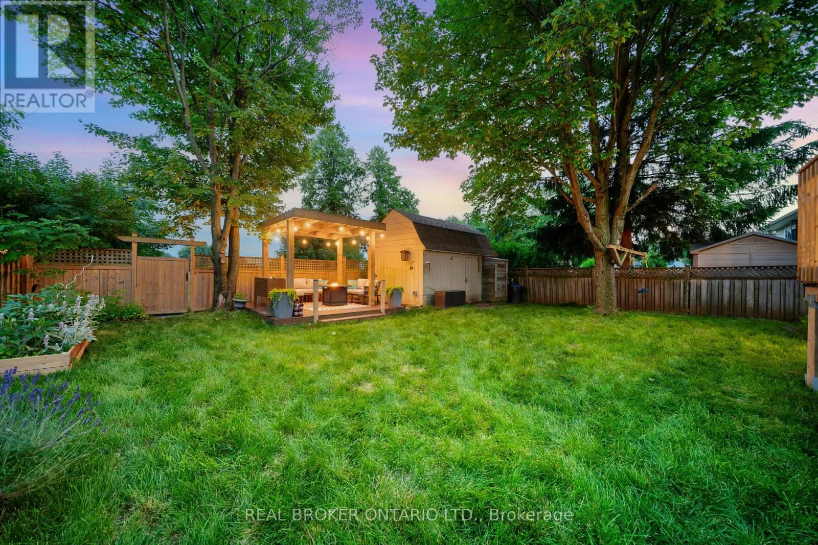 579 CHAMBERLAIN ROAD