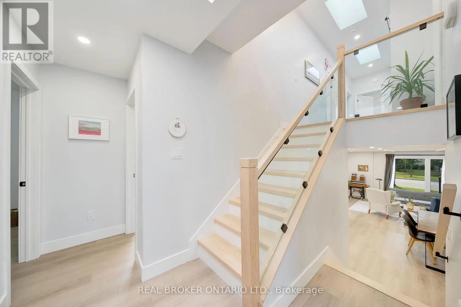 579 CHAMBERLAIN ROAD