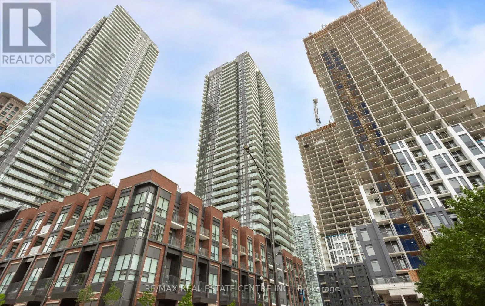 PH10 - 4130 PARKSIDE VILLAGE DRIVE