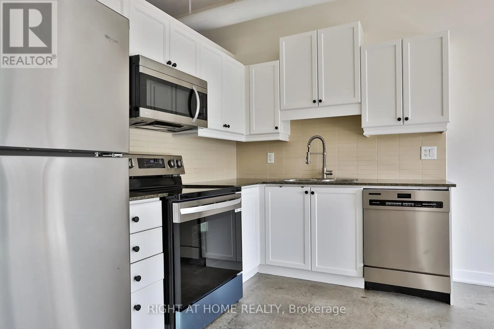 313 - 2 FIELDWAY ROAD