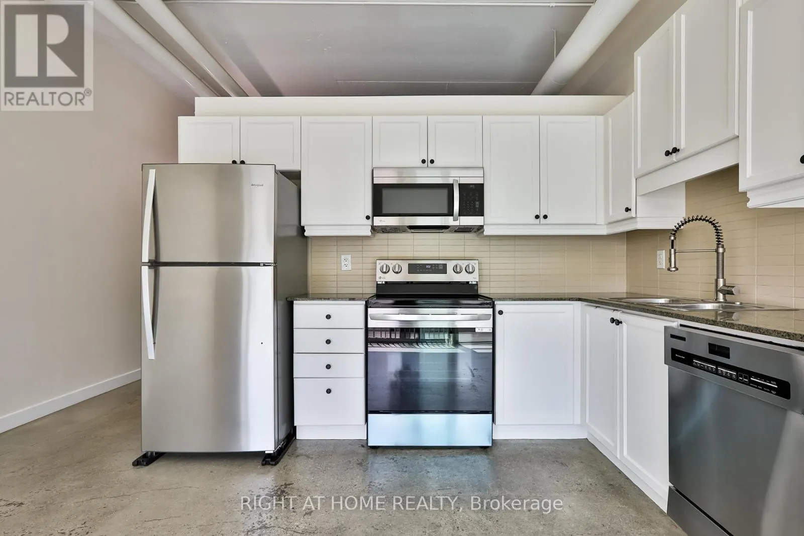 313 - 2 FIELDWAY ROAD