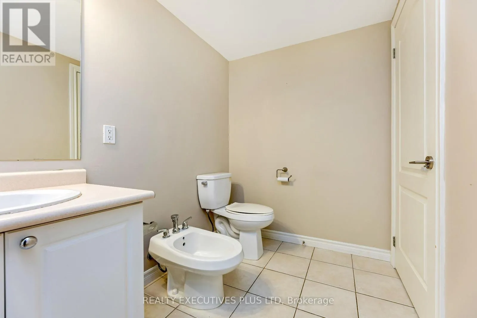 313 - 830 SCOLLARD COURT
