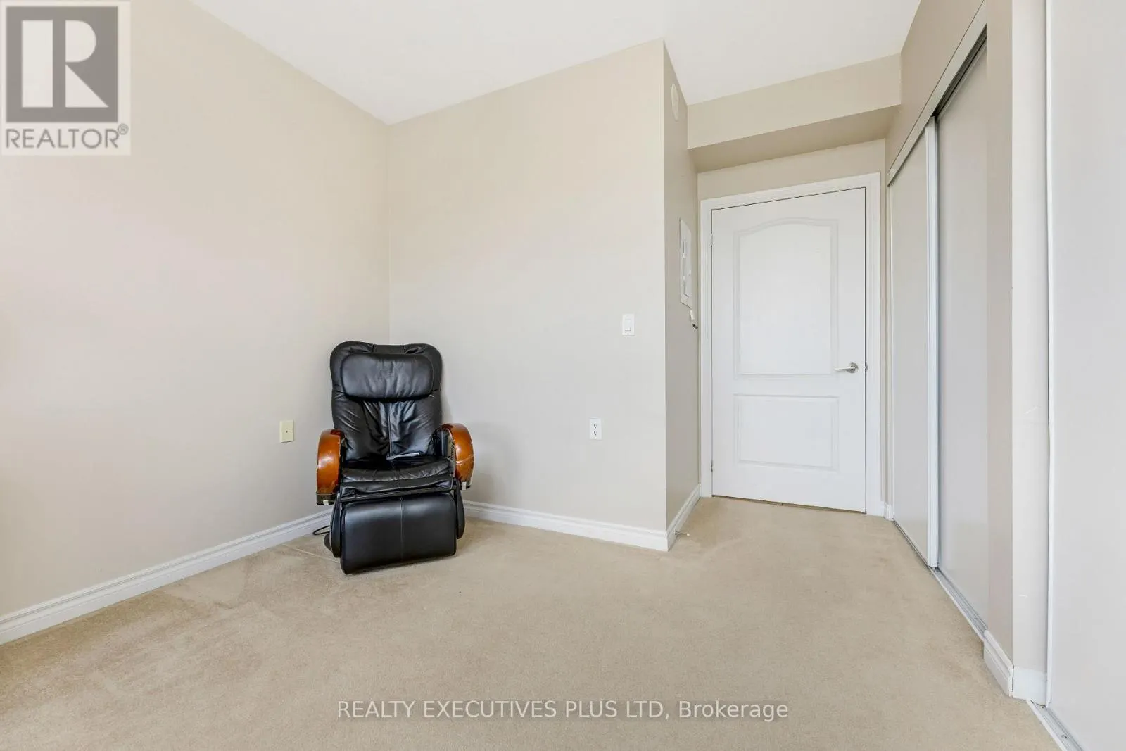 313 - 830 SCOLLARD COURT