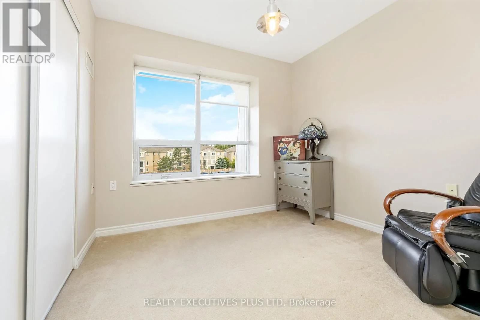 313 - 830 SCOLLARD COURT
