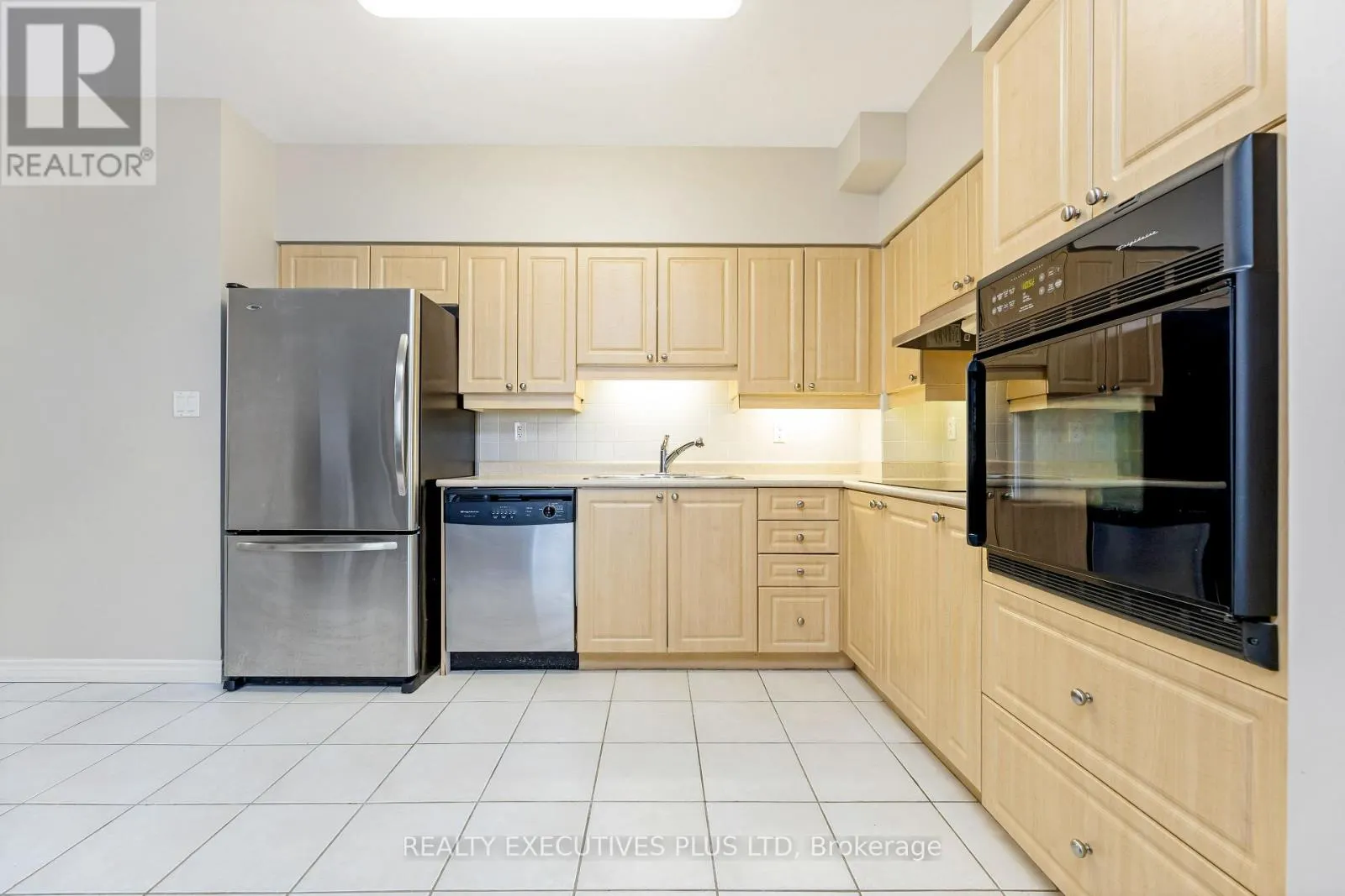 313 - 830 SCOLLARD COURT