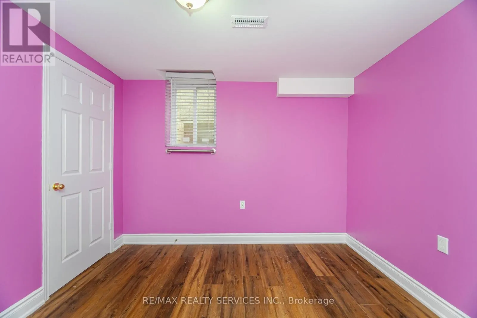 12 WOODVALLEY DRIVE