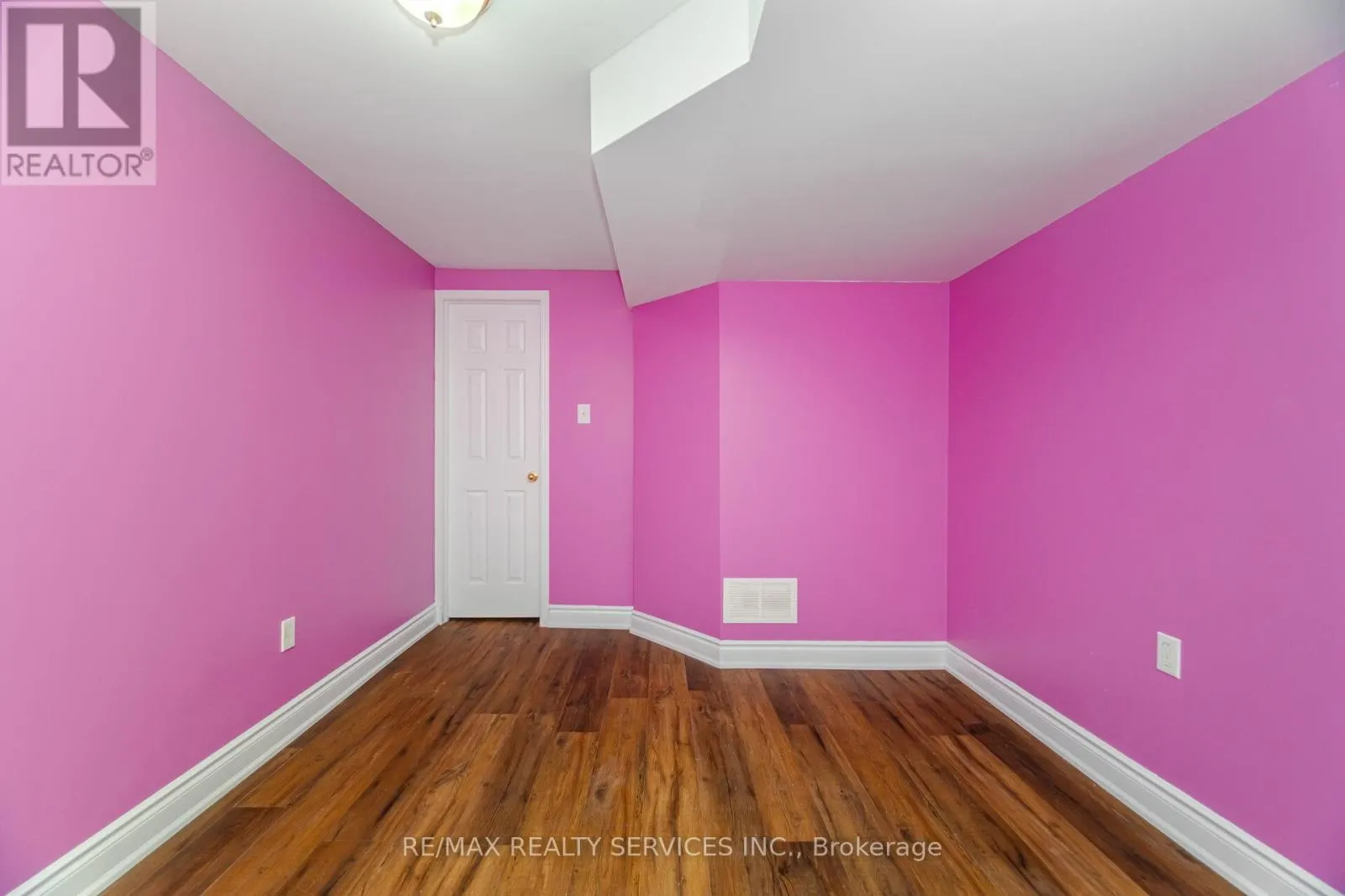 12 WOODVALLEY DRIVE