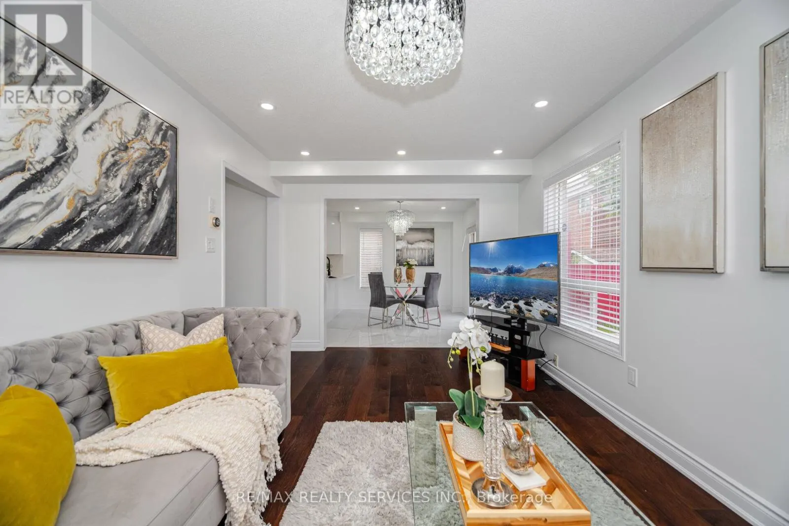 12 WOODVALLEY DRIVE