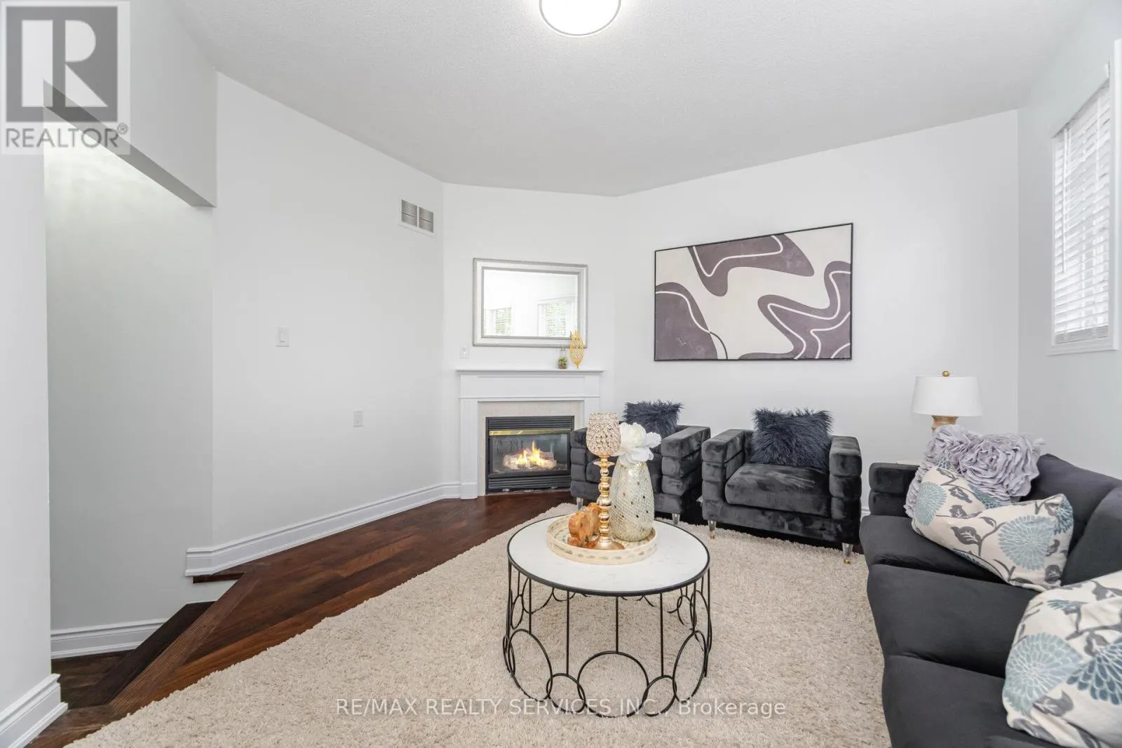 12 WOODVALLEY DRIVE