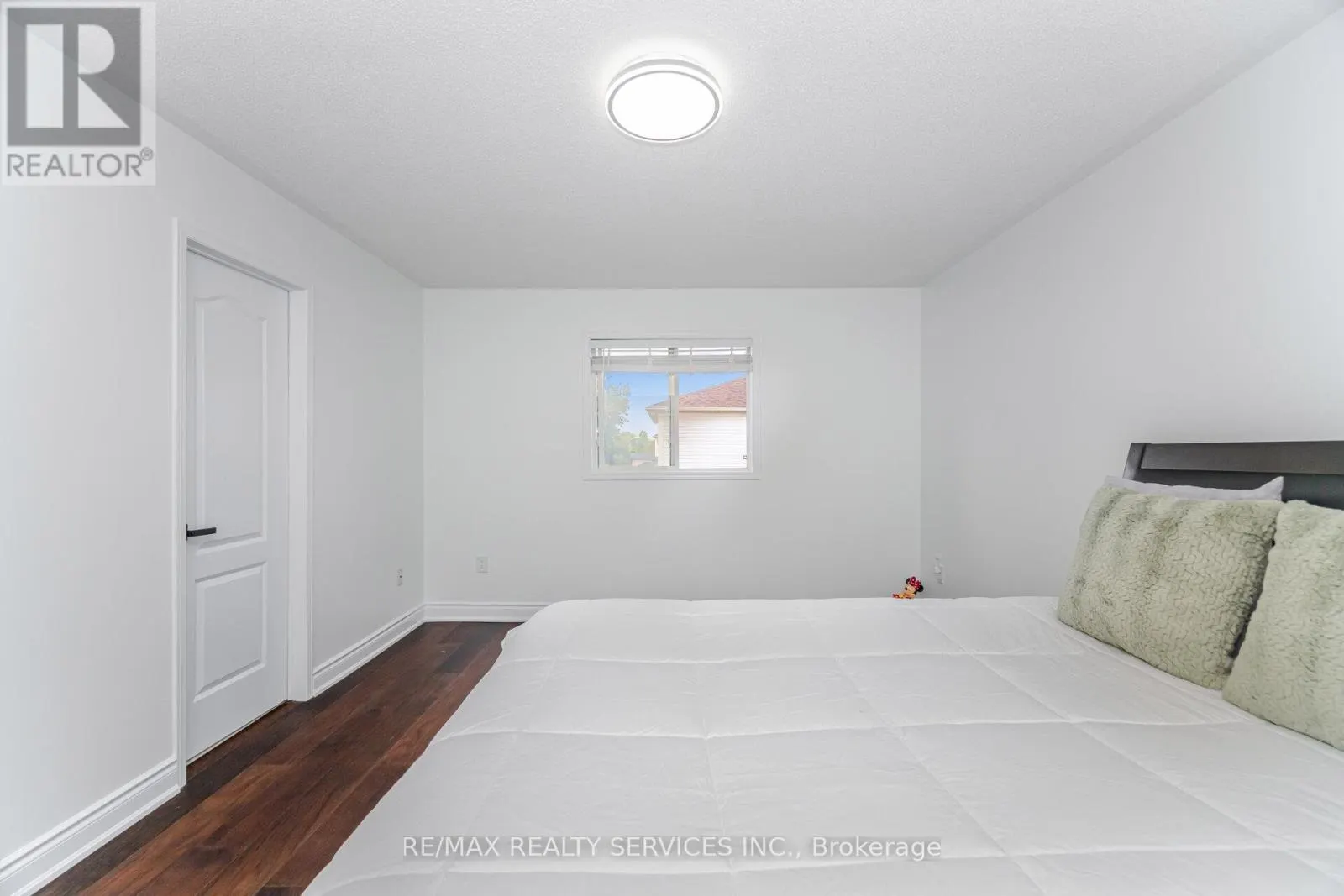 12 WOODVALLEY DRIVE