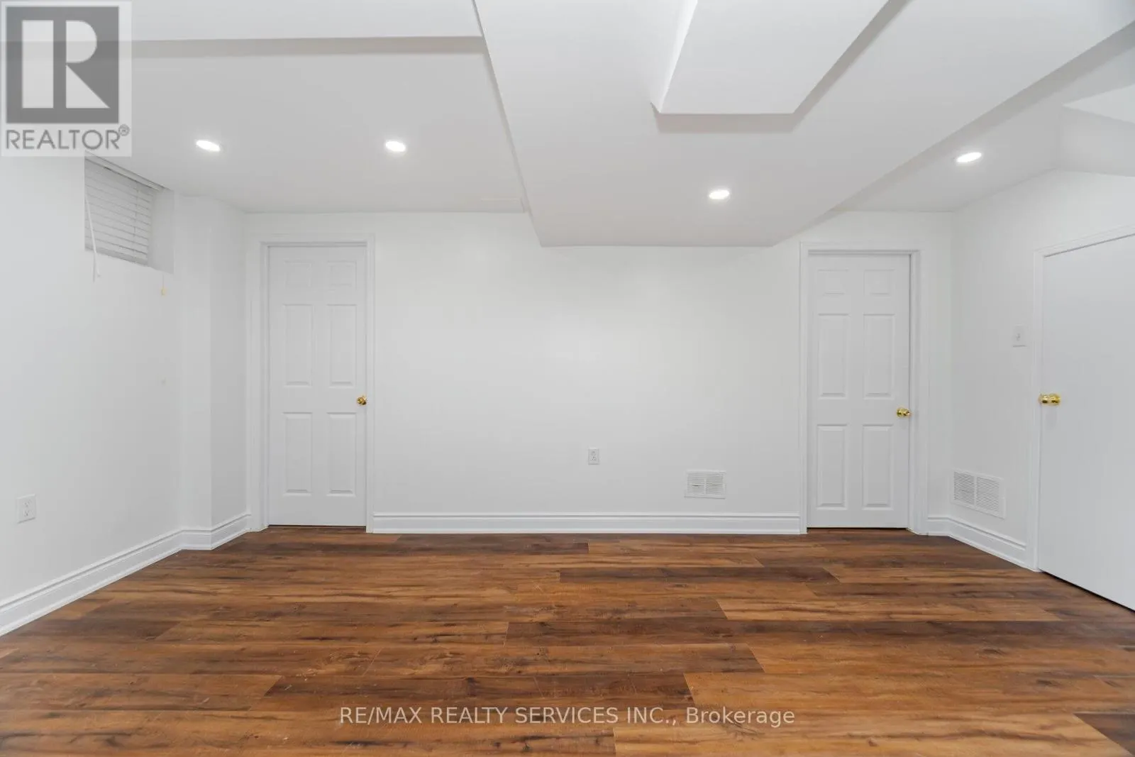 12 WOODVALLEY DRIVE