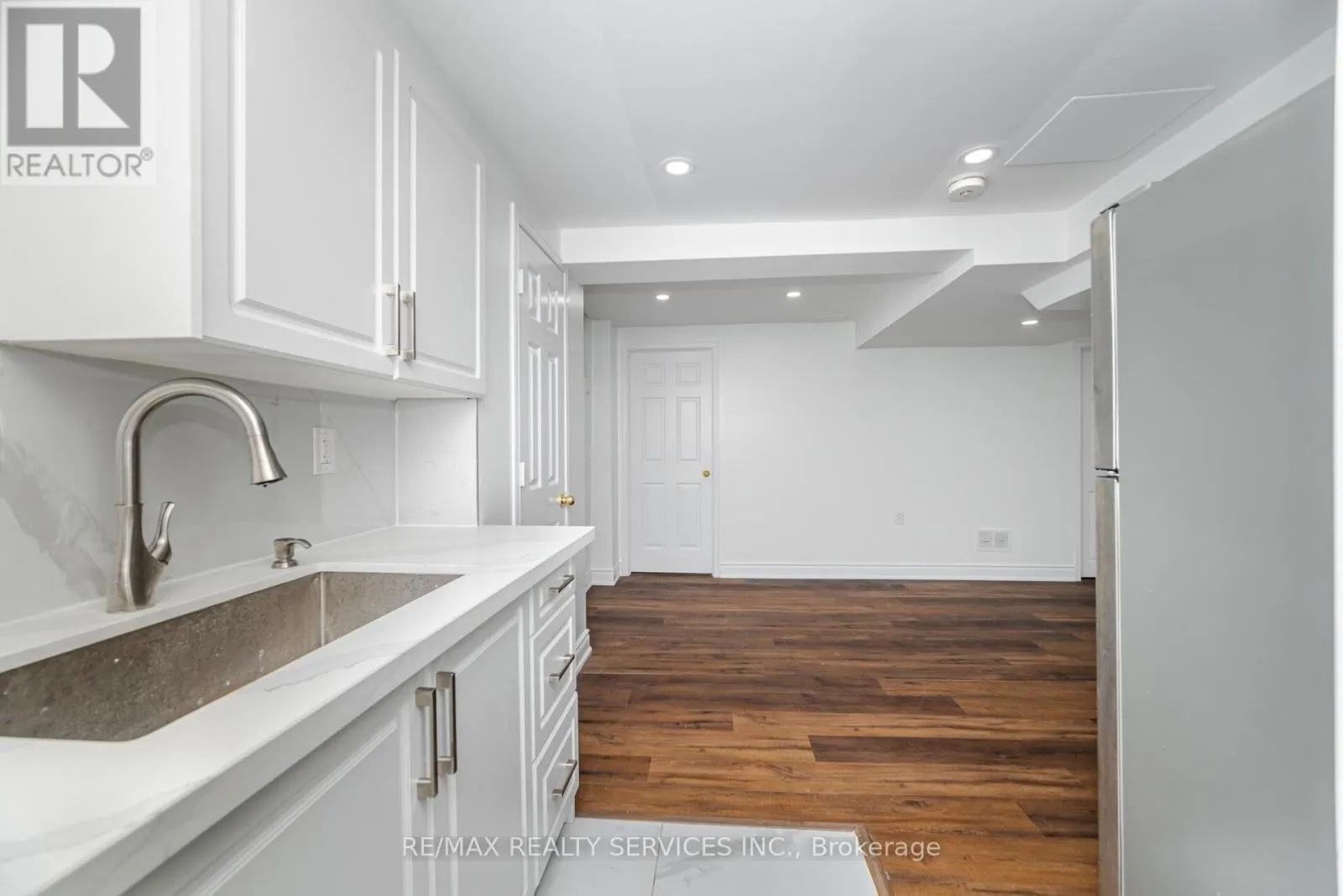 12 WOODVALLEY DRIVE