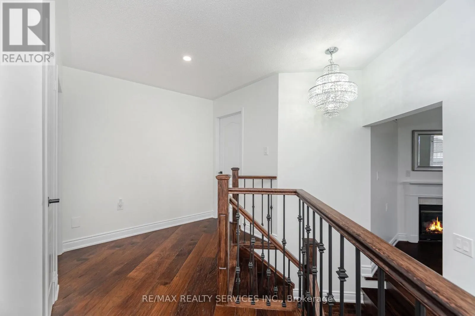 12 WOODVALLEY DRIVE