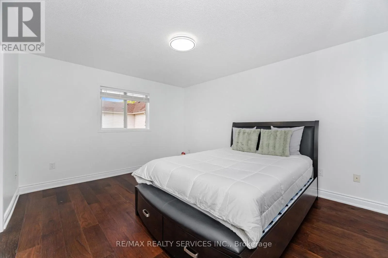 12 WOODVALLEY DRIVE