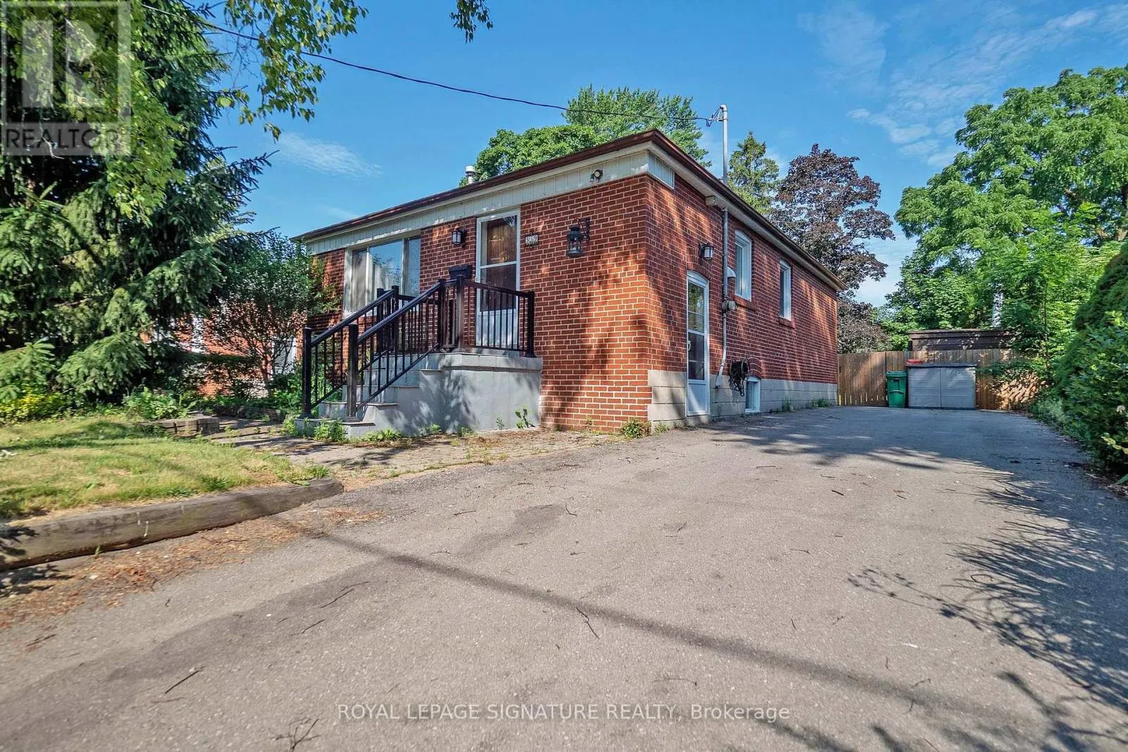 2 - 559 DRYMEN CRESCENT