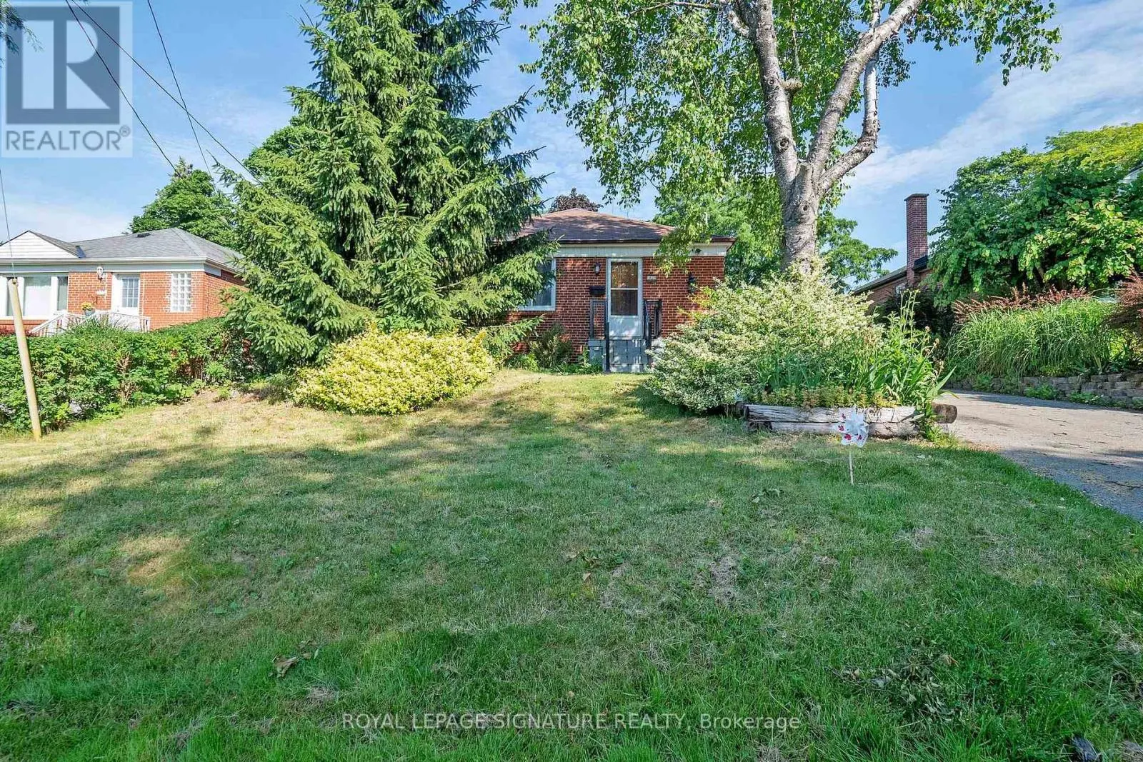 2 - 559 DRYMEN CRESCENT