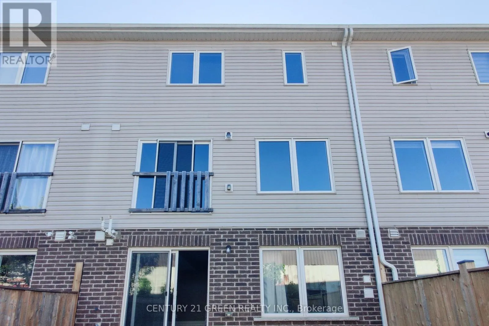 D - 1 CHISHOLM STREET