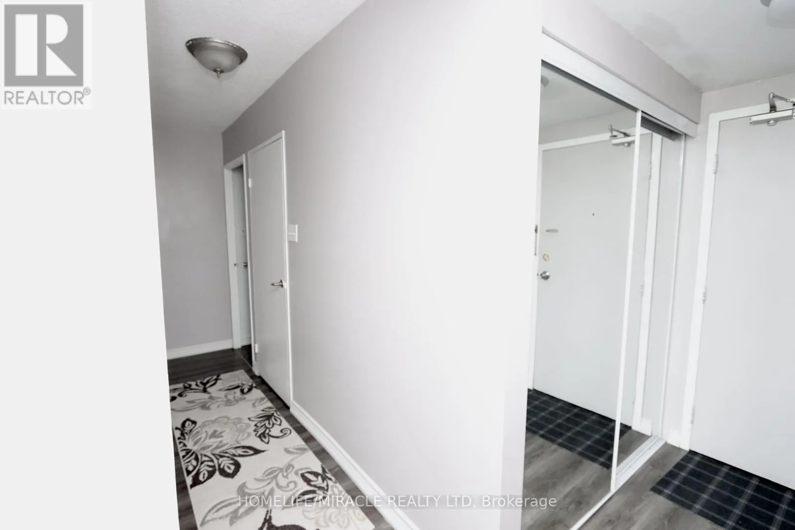 1507 - 40 PANORAMA COURT