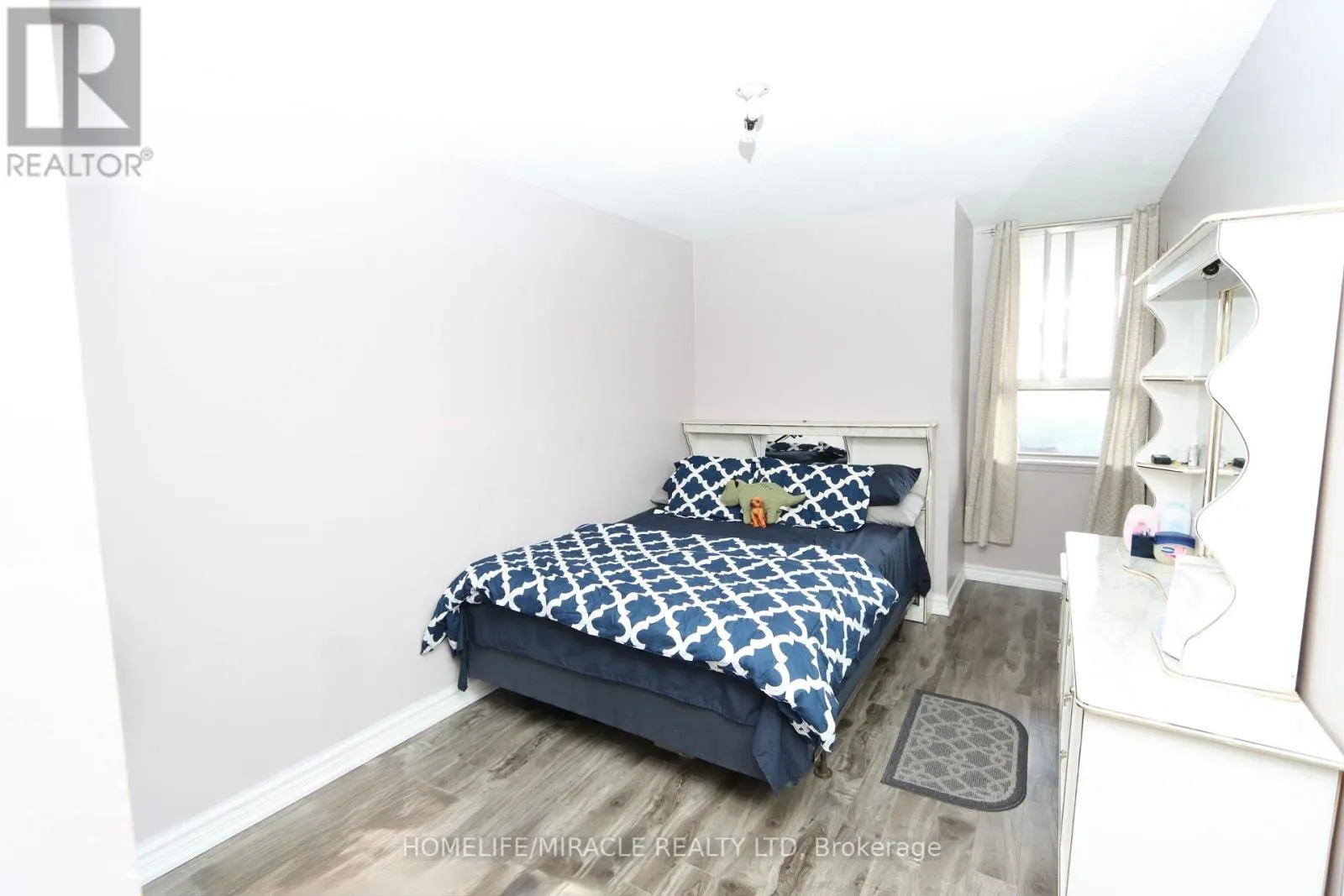 1507 - 40 PANORAMA COURT