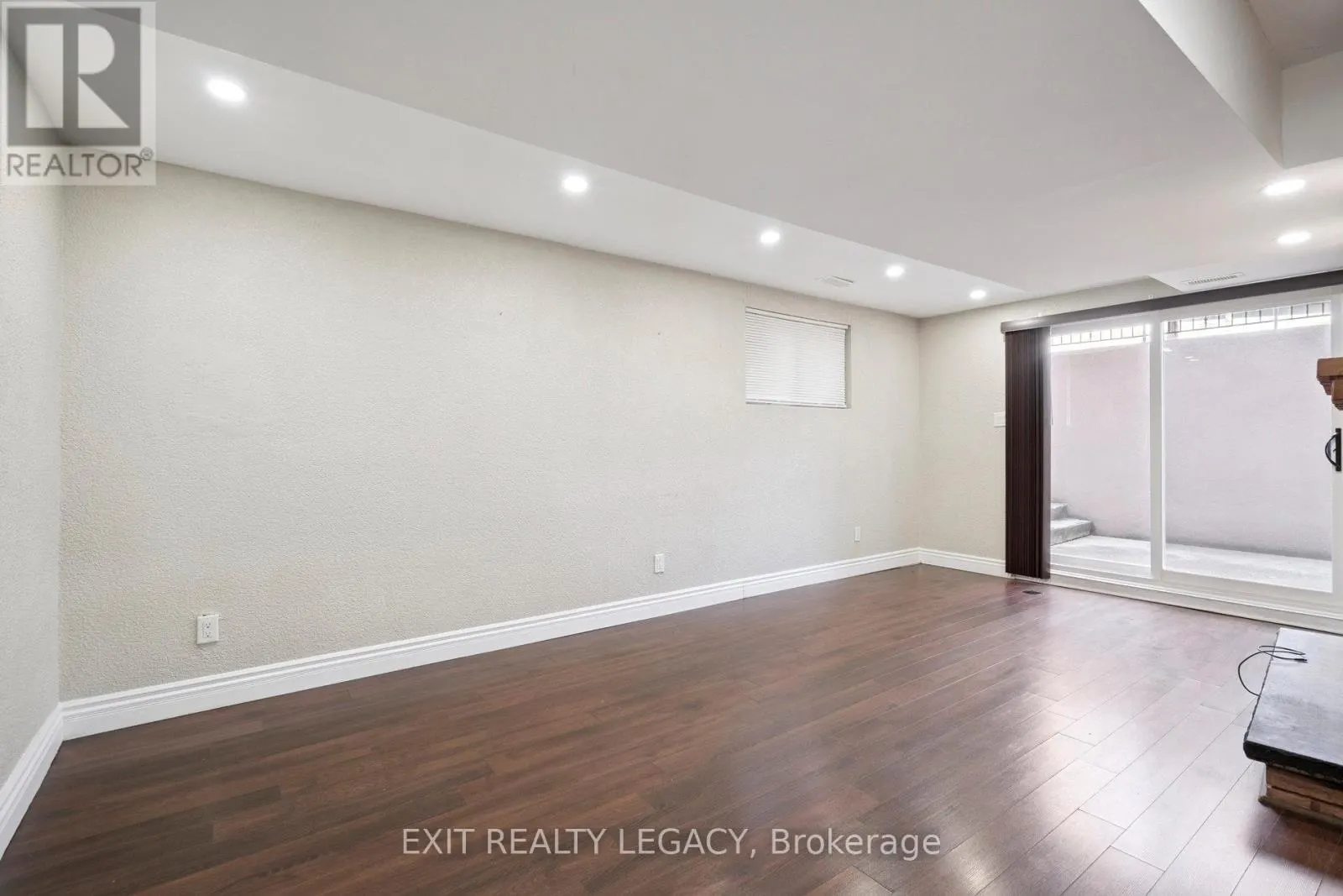 6 MUIR AVENUE