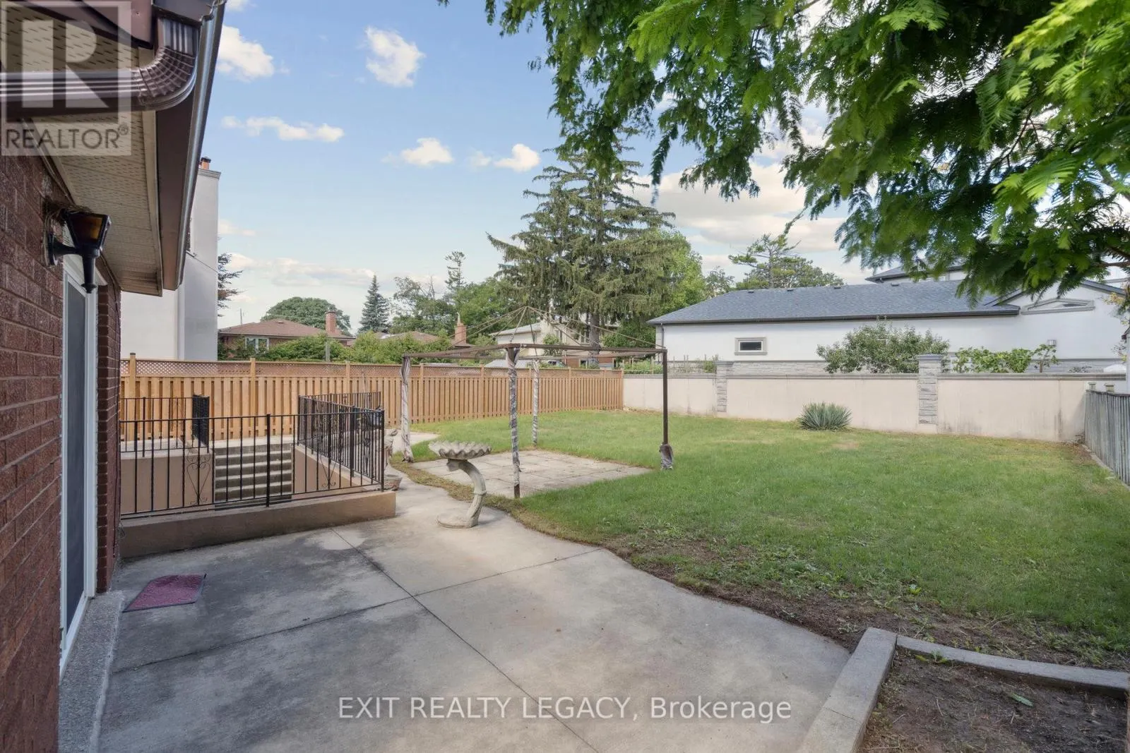 6 MUIR AVENUE
