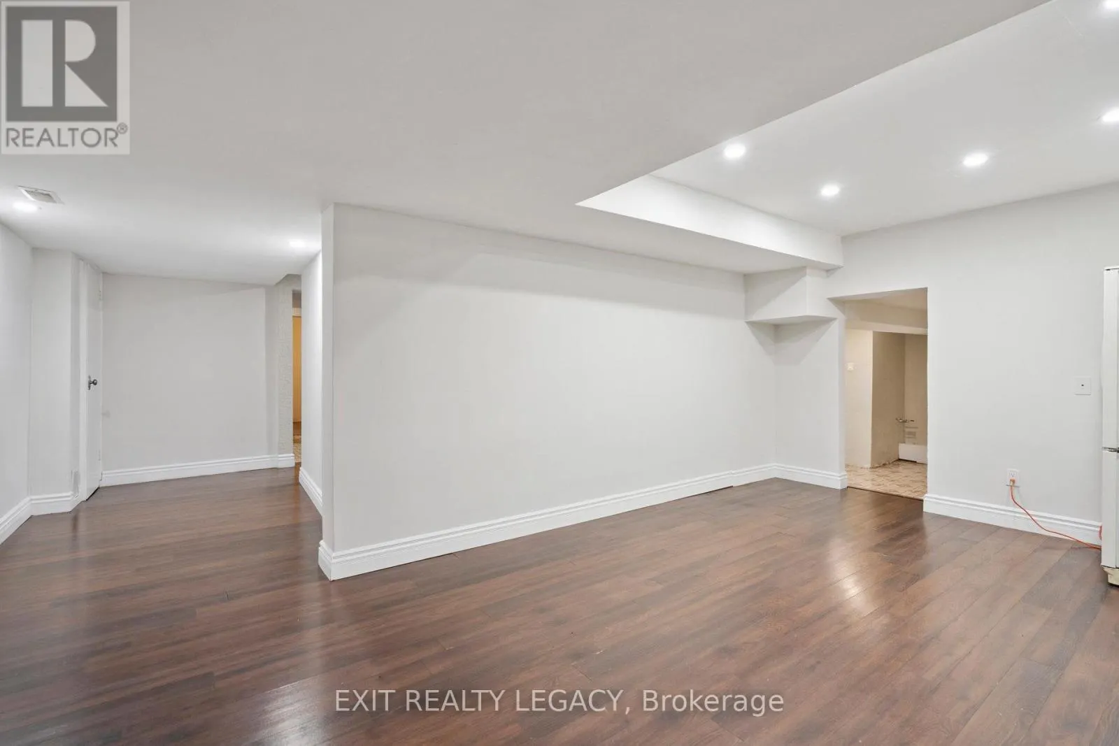 6 MUIR AVENUE