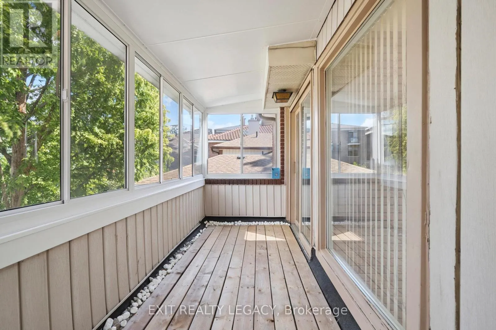 6 MUIR AVENUE
