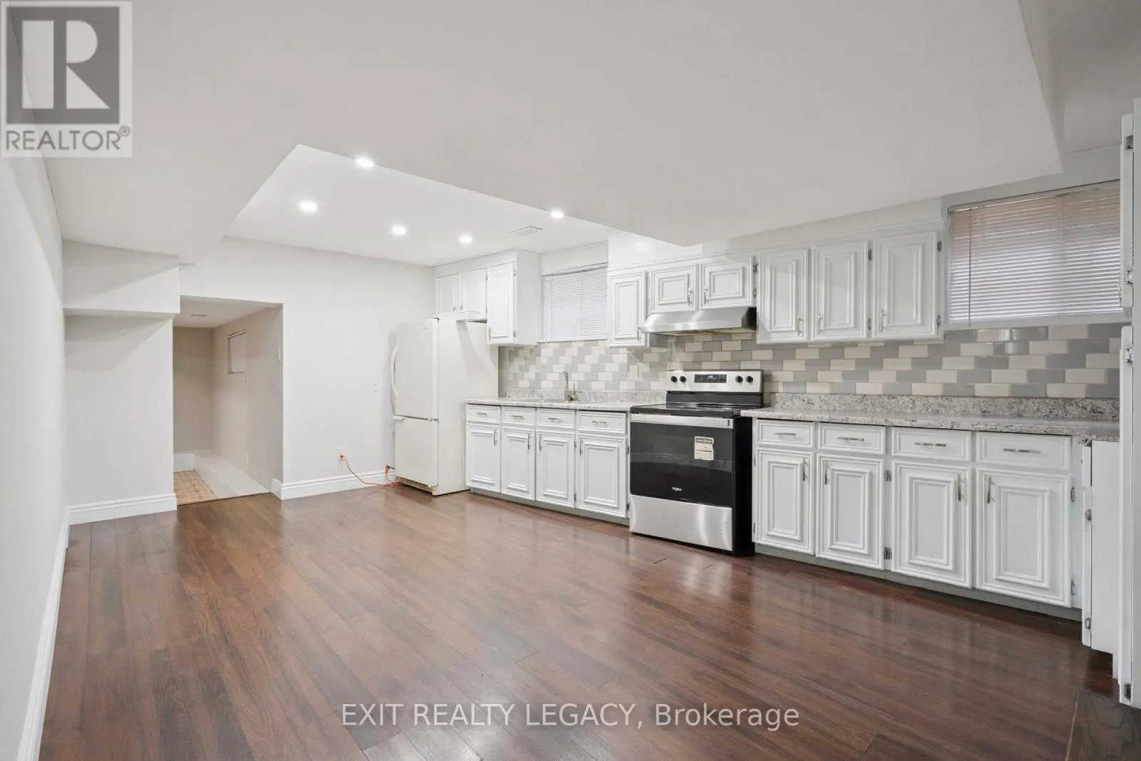 6 MUIR AVENUE