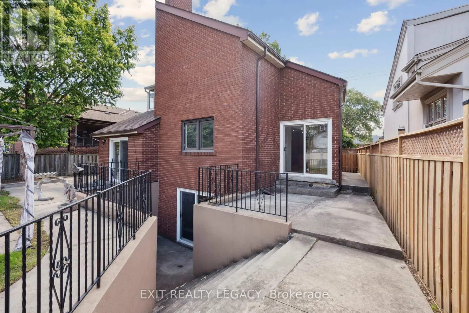 6 MUIR AVENUE