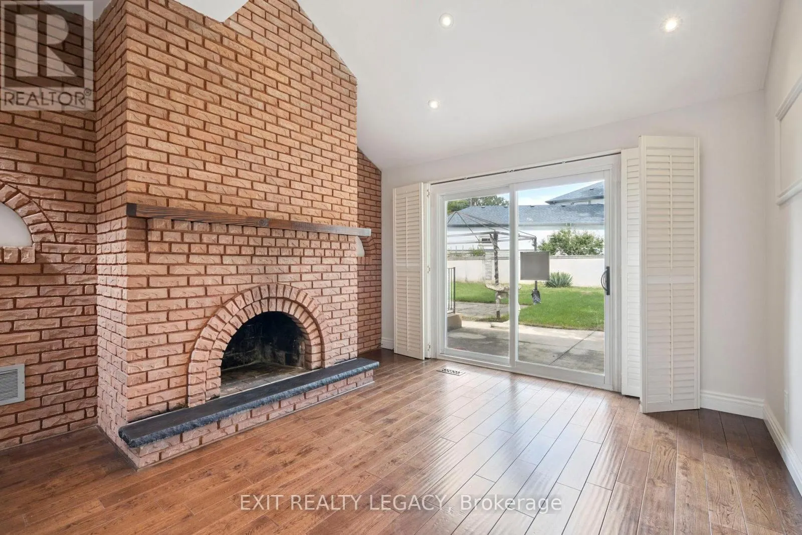 6 MUIR AVENUE